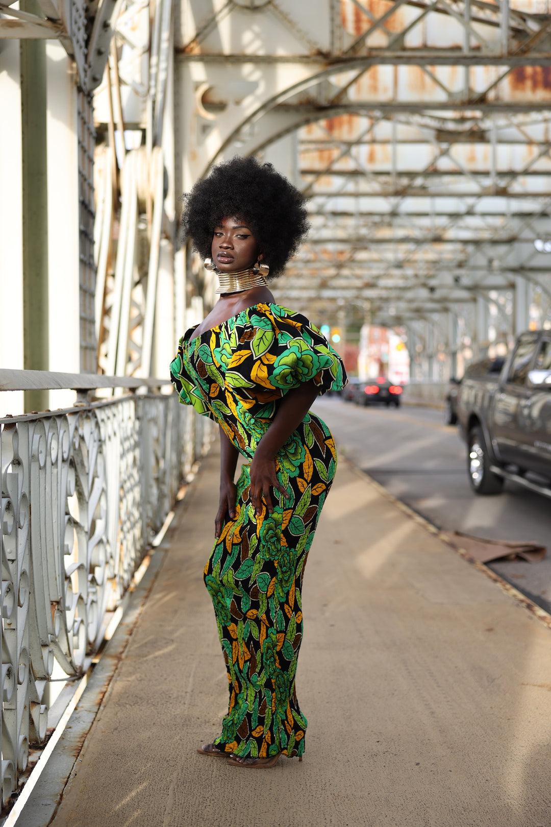 African print stretchy puff sleeve bodycon dress.