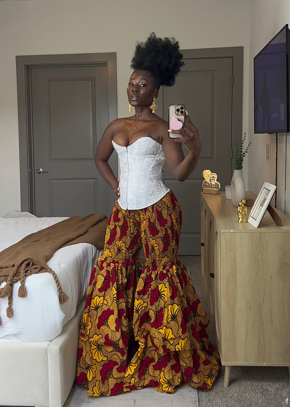 African print stretchy high-waist flare pants.